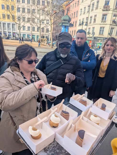 Lyon: Visit and taste the best pastries in Croix Rousse - Exploring Lyon’s Croix Rousse through Pastry and Culture