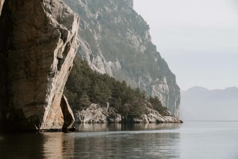 Lysefjord (Stavanger): Boattrip to Preikestolen from Forsand - Who Will Appreciate This Experience?