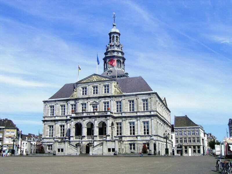 Maastricht: Day trip from Amsterdam with 3 country point - Key Points