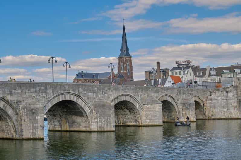 Maastricht: Day trip from Amsterdam with 3 country point - What the Reviews Say