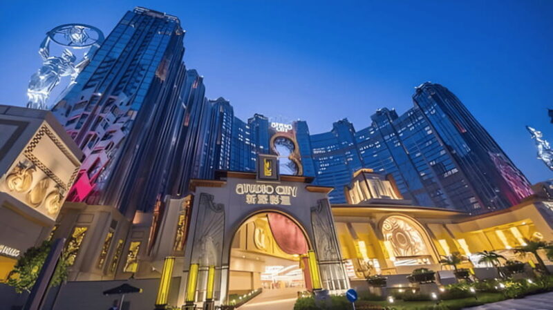 Macau: Worlds Only 8-Shaped Ferris Wheel - Not Recommended For