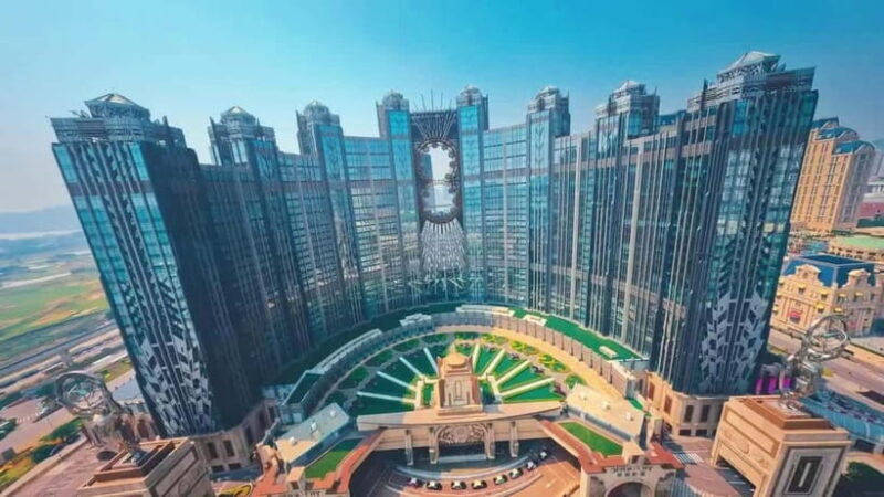 Macau: Worlds Only 8-Shaped Ferris Wheel - Value and Overall Impression