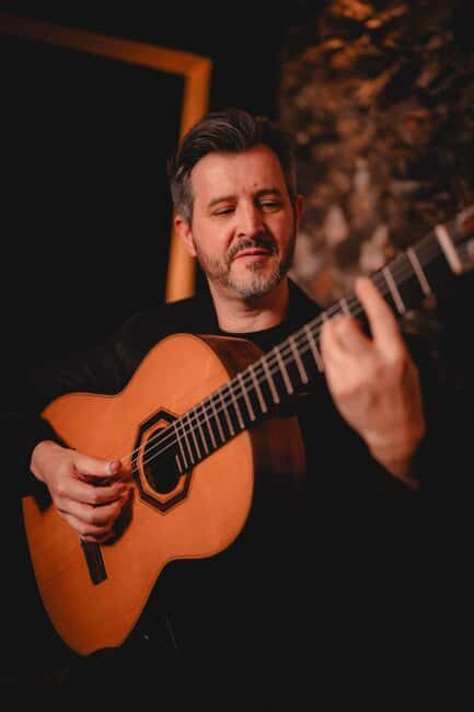 Madeira: Fado Show with Madeira Wine - An Authentic Night of Fado in Madeira
