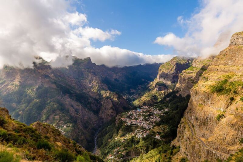 Madeira: Nuns Valley Half-Day Tour - Câmara de Lobos: Artistic and Historic Charm