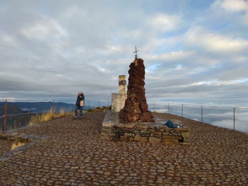 Madeira: Pico Ruivo Guided Sunrise Hike with Hotel Pickup - Practical Tips and What to Pack