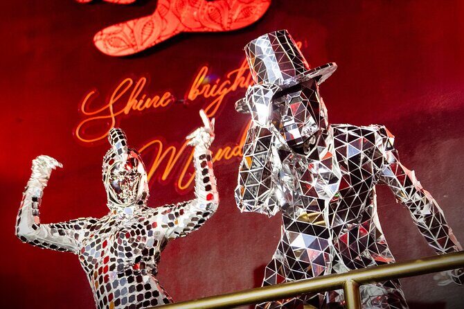 Madness tour bar crawl Playa del carmen open bar - Key Points