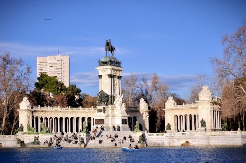 Madrid: 1.5-Hour Retiro Park Guided Walking Tour - Discover Madrid’s Retiro Park with a Guided Walk
