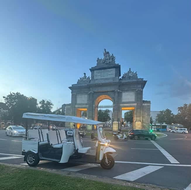 Madrid: 1 hour Highlight City Tour By Eco Tuk Tour - Key Points