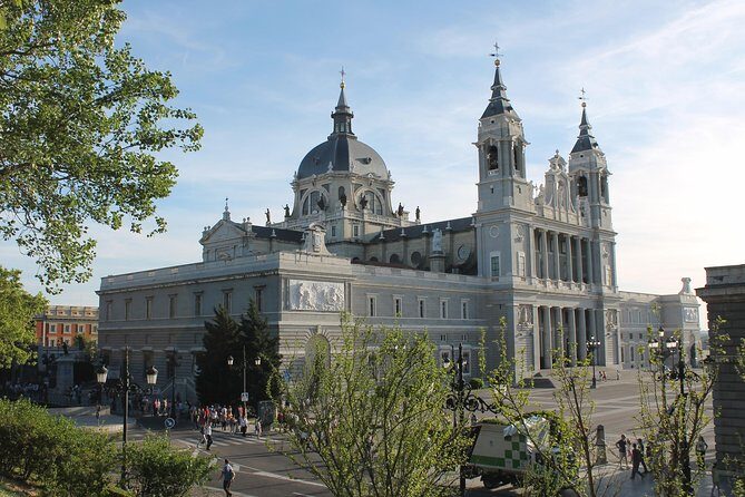 Madrid 2 Hours Private Walking Tour with Guide - FAQ