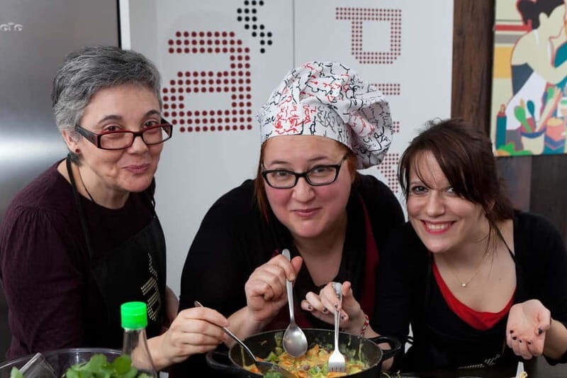 Madrid: 3-Hour Paella and Tapas Cooking Class - Key Points