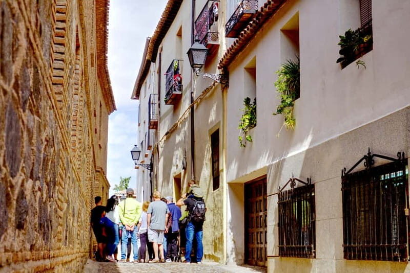 Madrid: 6-Hour Day Trip to Toledo with Guided Walking Tour - Who Should Consider This Tour?