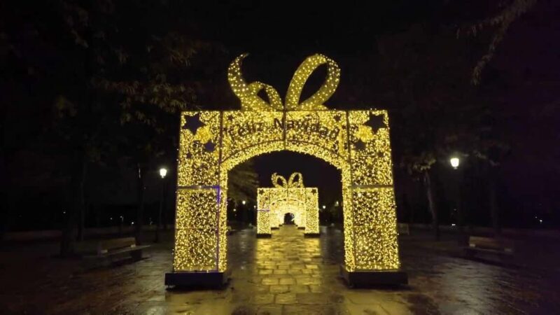 Madrid: Christmas Lights Private Tuk-Tuk Tour - The Experience and Its Charm