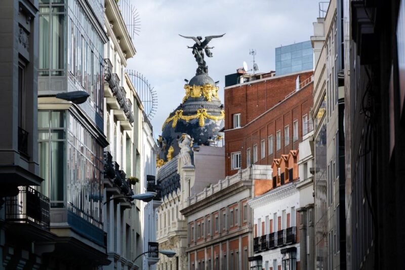 Madrid: Express Walk with a Local in 90 minutes - Exploring Madrid in Just 90 Minutes: What to Expect