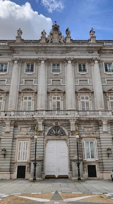 Madrid: Guided tour of the Royal Palace in French - What to Expect from the Royal Palace Guided Tour