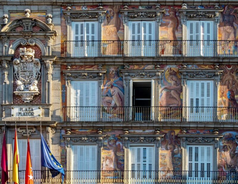 Madrid: Highlights of Madrid Walking Tour - Plaza de la Villa: A Quiet Historic Corner