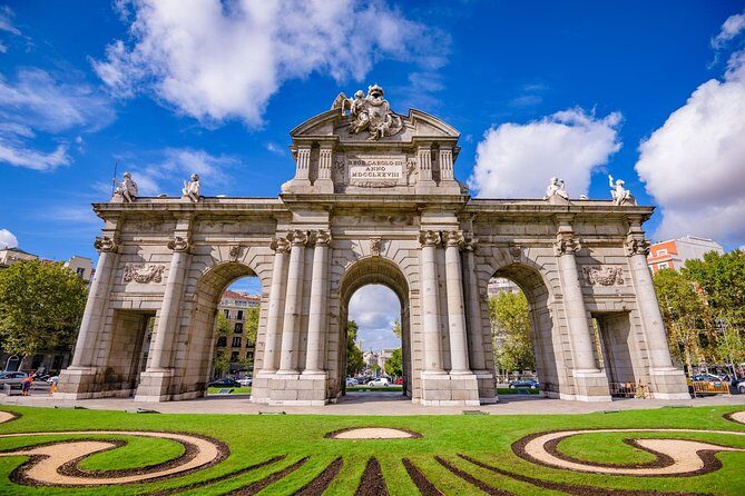 Madrid Highlights Private Walking Tour - Key Points