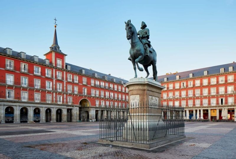 Madrid Historical Centre & Old Town Walking Tour in French - A Detailed Look at the Madrid Historical Centre & Old Town Walking Tour