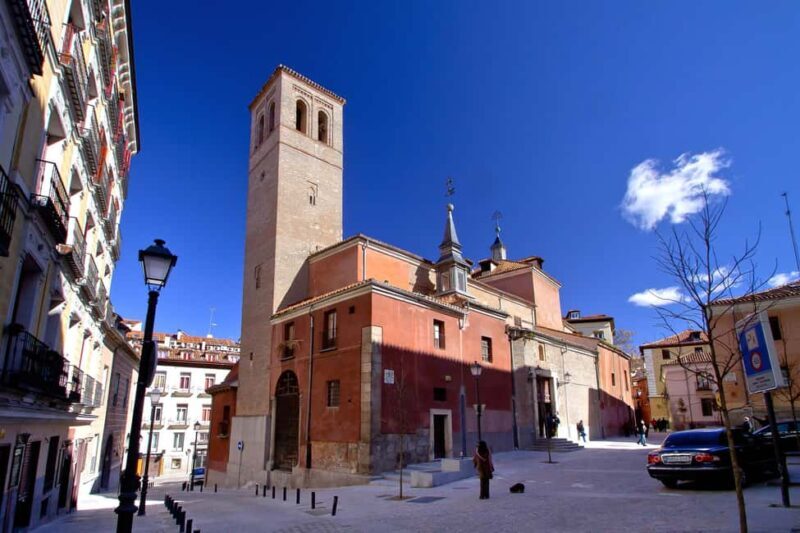 Madrid: La Latina Walking Tour with Tapas and Drink - Key Points