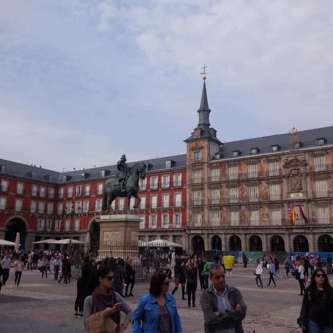 Madrid: La Latina Walking Tour with Tapas and Drink - Frequently Asked Questions