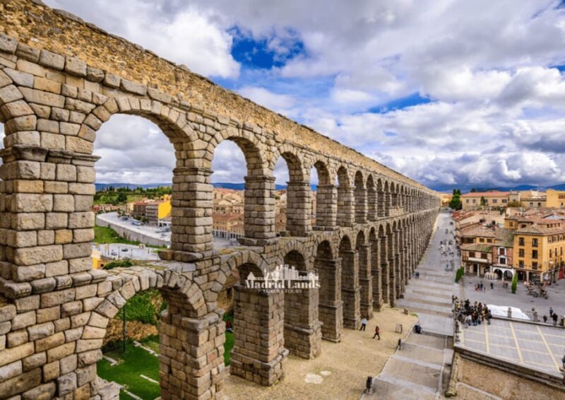 Madrid: Luxury Tour Avila & Segovia - Key Points