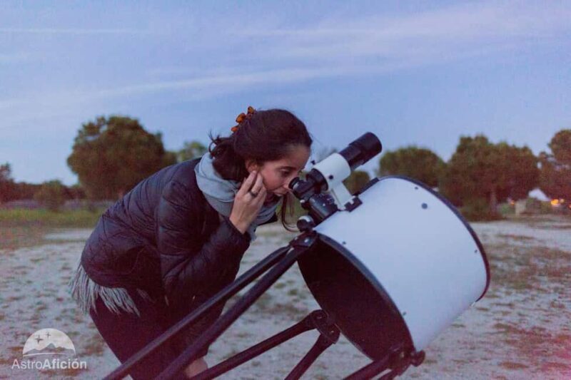 Madrid: Night sky observation with an expert astronomer - A Deep Dive into the Experience