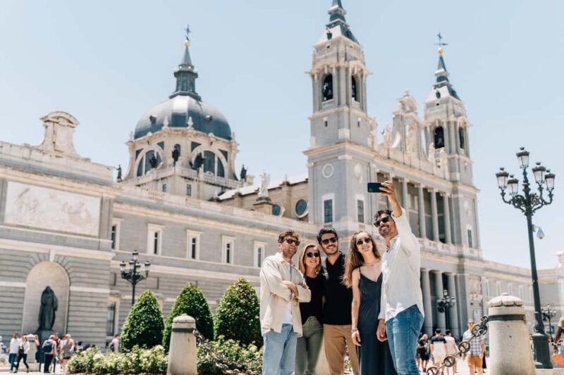 Madrid: Old Town Walking Tour and Royal Palace - Key Points