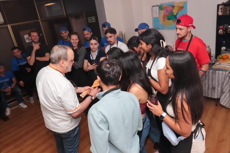 Madrid: Paella and Sangria Workshop in the City Center - FAQ