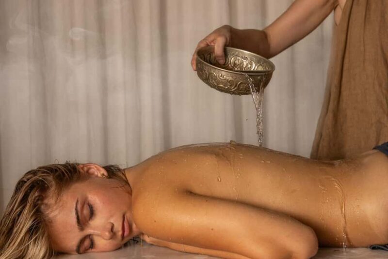 Madrid - Plaza Mayor: bath, kessa, and relaxing massage - Key Points