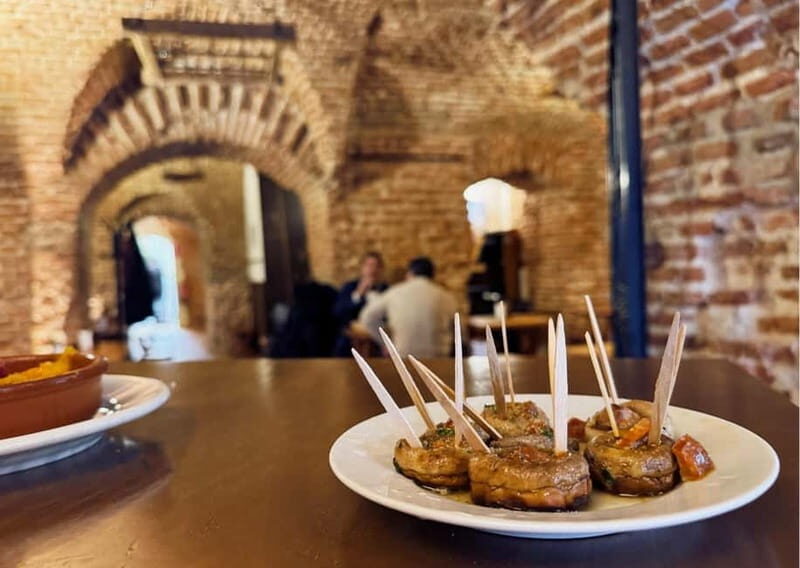Madrid: Prado Museum and Tapas & Wine Tour with Local Guide - Exploring Plaza Mayor and the Literary Quarter