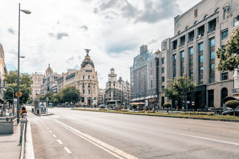 Madrid: Private Guided Tour with Prado Museum and Tapas - Tasting Madrid: The Iberian Flavor of Tapas