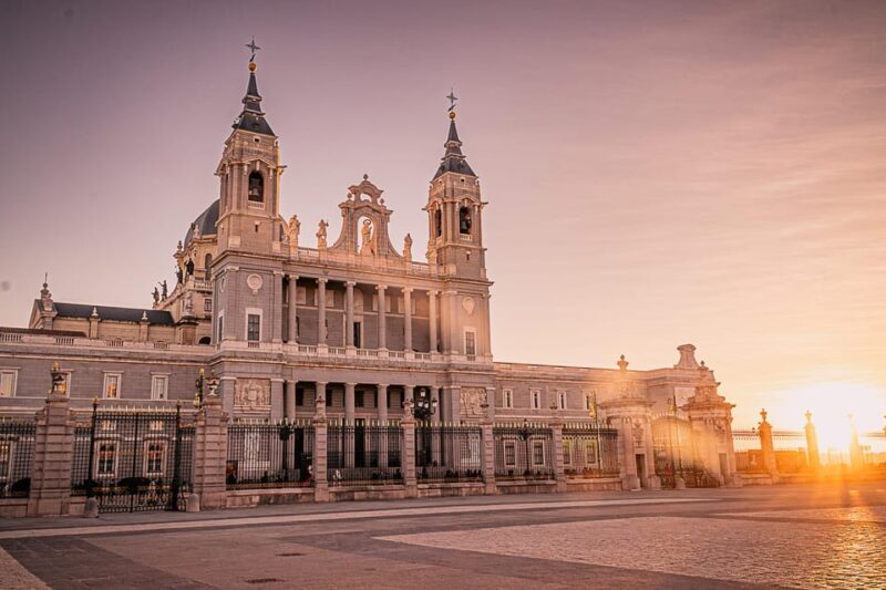 Madrid: Private Walking Tour & Photo Shoot - Exploring Madrid with a Personal Touch