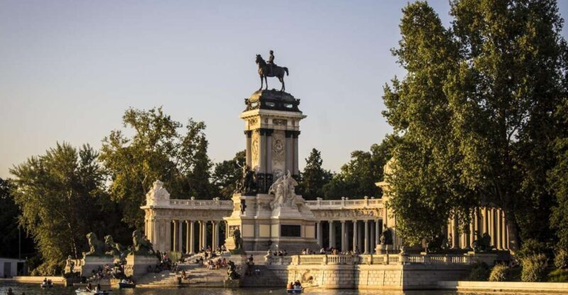 Madrid: Retiro Park Guided Tour and Tapas Tasting - Key Points
