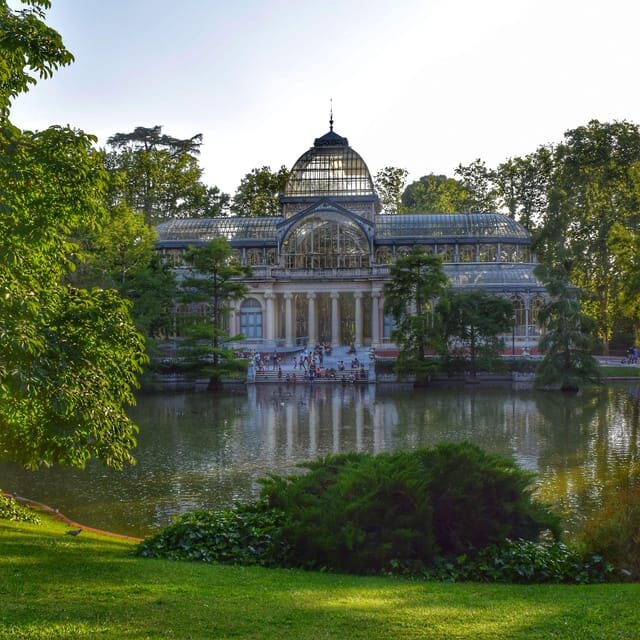 Madrid: Retiro Park Guided Tour with a Photographer - Who Will Love This Experience?