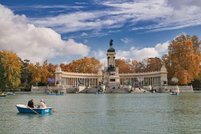 Madrid: Retiro Park Guided Walking Tour with Gourmet Tapas - Practical Details: What to Expect
