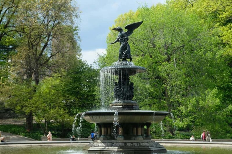 Madrid: Retiro Park Guided Walking Tour with Gourmet Tapas - Why This Tour Is Worth Considering