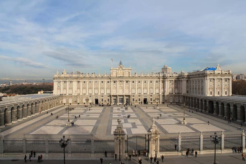 Madrid: Royal Palace Private Tour with Tickets - A Closer Look at the Royal Palace Private Tour