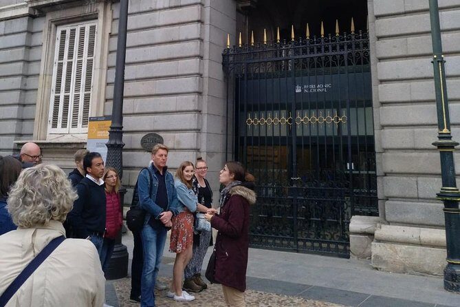 Madrid Royal Palace Professional Guided Tour with Skip the Line - Who Will Appreciate This Experience?