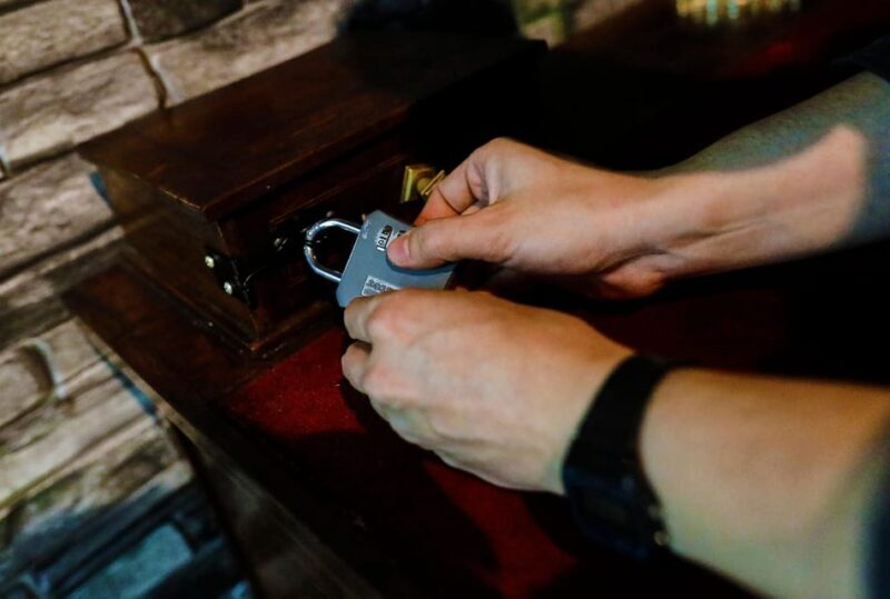 Madrid: Scary Escape Room "The Haunted Box" - What Is the "Haunted Box" Escape Room All About?