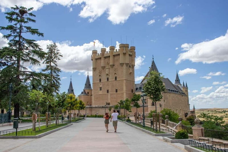 Madrid: Segovia & Ávila Full Day with Alcázar & Wall Tickets - Returning to Madrid