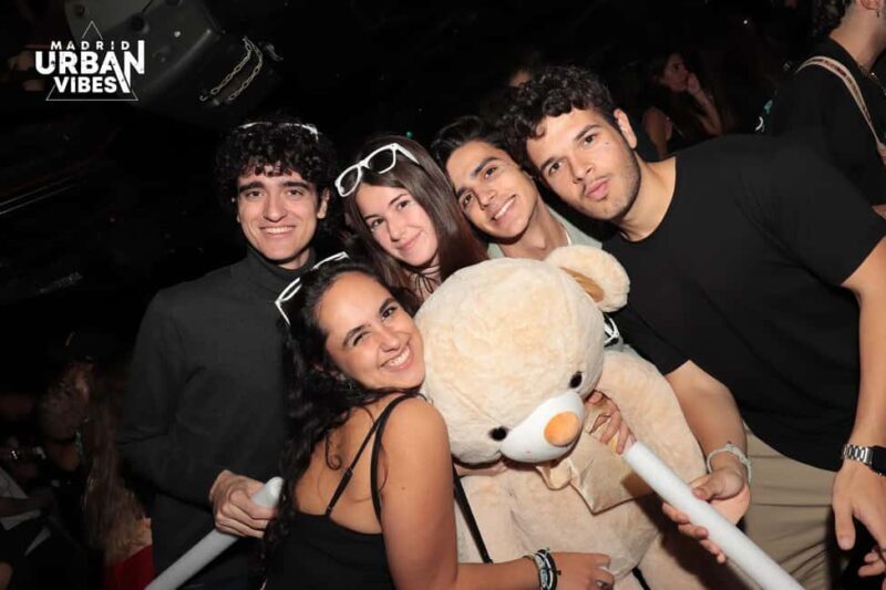 Madrid: Top Pub Crawl with Drinks and Free Nightclub Entry - An In-Depth Look at the Madrid Pub Crawl Experience