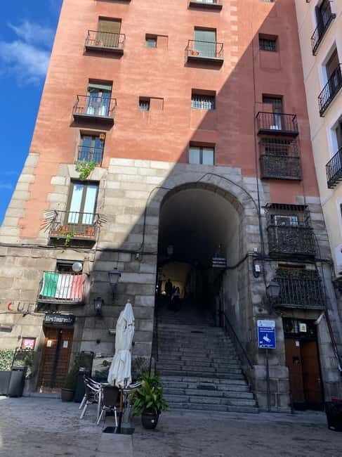 Madrid: walk through the Barrio de los Austrias with the option of visiting the Prado Museum - An In-Depth Look at the Madrid: Barrio de los Austrias Tour
