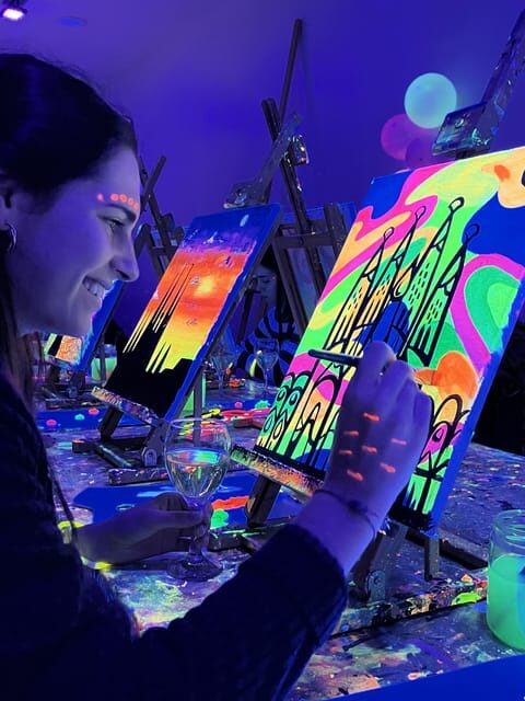 Madrid: Wine Gogh Glow Academy Paint and Sip Classes - Who Will Love This Experience?