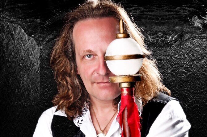 Magic Up Close Early Show at Las Vegas Magic Theater - Key Points