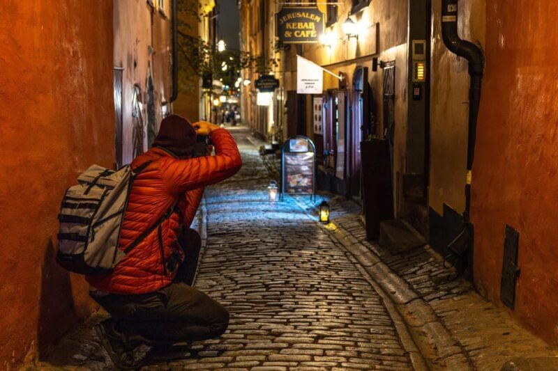 Magical ''Stockholm by Night'' Photo Walk - Key Points