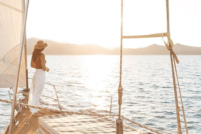Magnetic Island Sip and Sail Sunset Cruise - Magnetic Island Sip and Sail Sunset Cruise: A Balancing Act of Beauty and Comfort