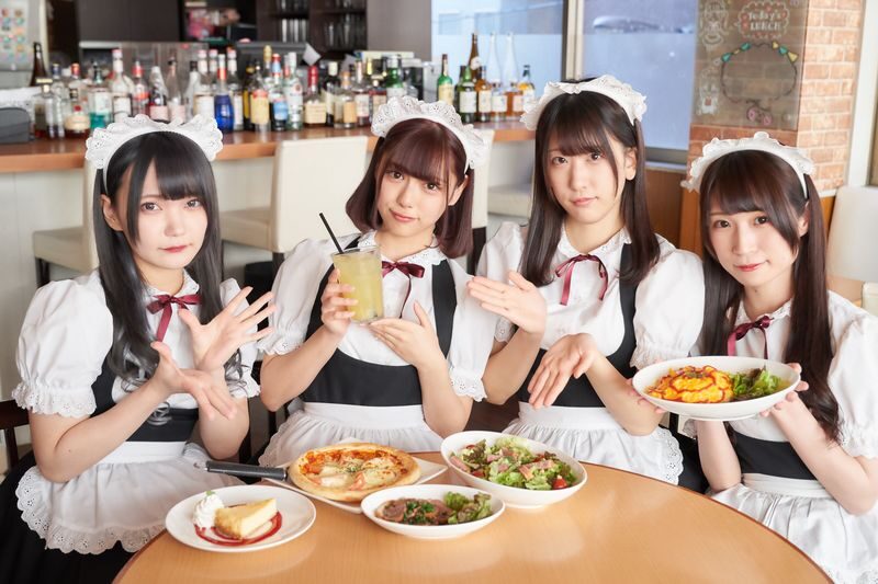 Maid Cafe HoneyHoney (Akihabara) - Choosing between three set courses