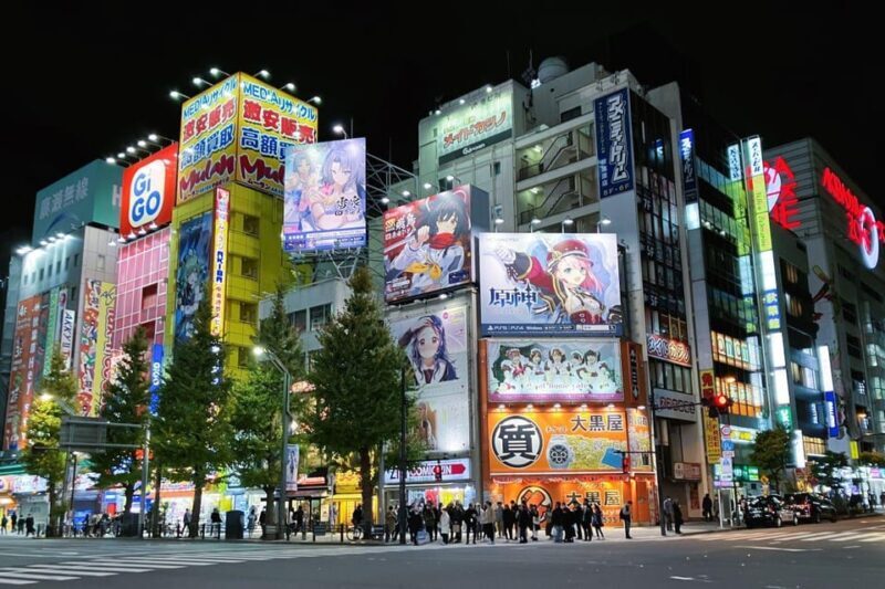 Maid Cafe Tour by Former Maid Cafe Manager - Key Points