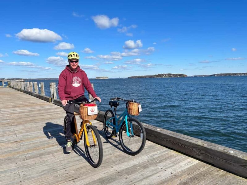 Maine Coastal Lighthouse:Two-hour bicycle tour - A Closer Look at the Maine Coastal Lighthouse Bicycle Tour