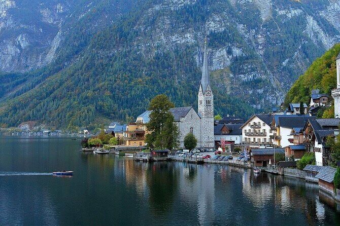 Majestic Walking Tour of Hallstatt - A Detailed Look at the Walk Through Hallstatt