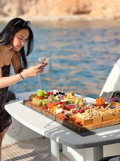 Majorca: Dinner aboard a private catamaran with snorkeling and paddle surfing - Starting Point and Overall Length